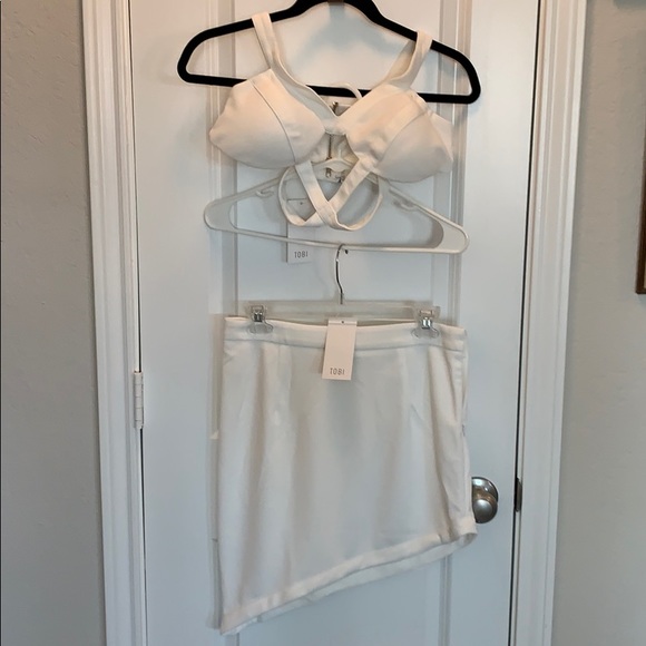 NWT TOBI 2 PIECE  CROP TOP & SHORT SKIRT SET - Picture 3 of 8